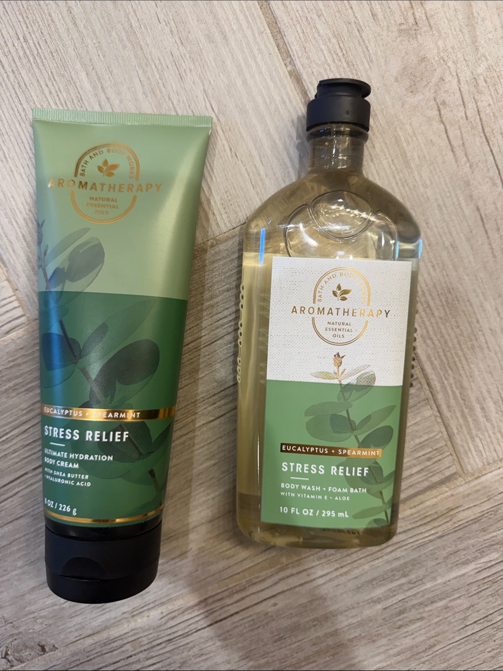 Aromatherapy Stress Relief Eucalyptus + Spearmint Body Cream & Wash - Green